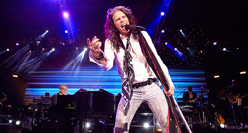 Rock Icon Steven Tyler perfroms with David Foster